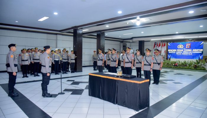 Kapolda Gorontalo Pimpin Sertijab 4 Pejabat Utama, Tekankan Jabatan adalah Amanah