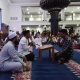 Disaksikan Puluhan Jemaah, Pemuda Asal Jakarta Ucap Syahadat di Masjid Baiturrahman Limboto