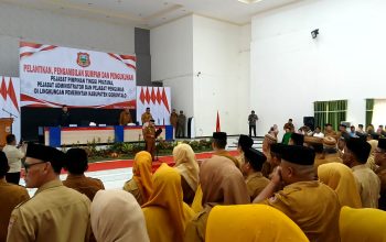 Bupati Sofyan Puhi Lantik Pejabat Pemkab Gorontalo, Ingatkan Jabatan Bukan Sekadar Posisi