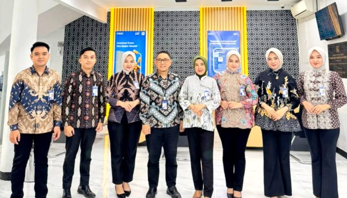 Dari Pimpinan Hingga Pekerja, BRI Limboto Kompak Kenakan Batik di HBN 2026
