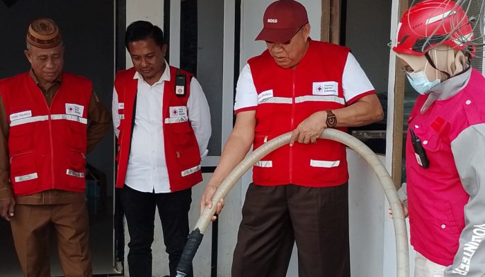21 Hari 1 Juta Liter Air Bersih Terdistribusi, PMI Gorontalo Kembali Turun ke Tilango